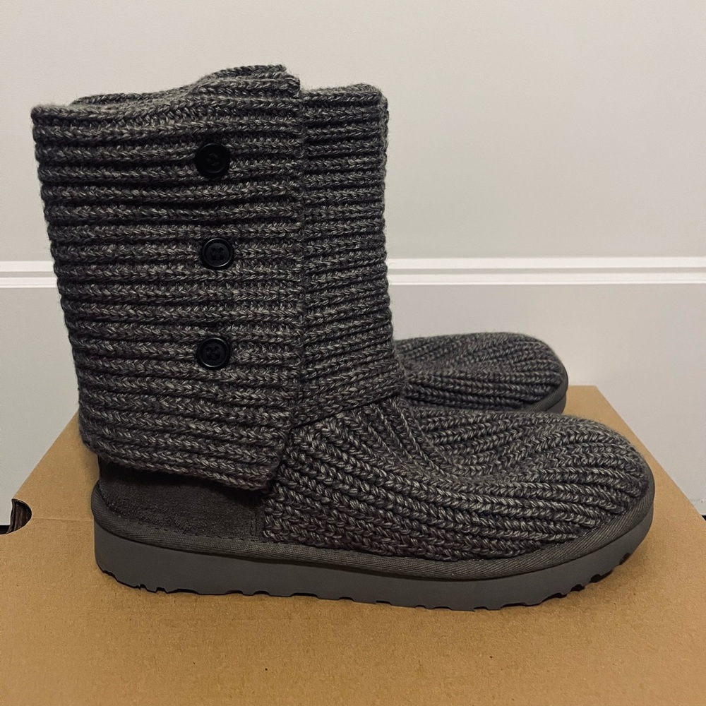 UGG Women’s Classic Cardy Boots in Grey, Size 9- BARELY USED IN GREAT CONDITION